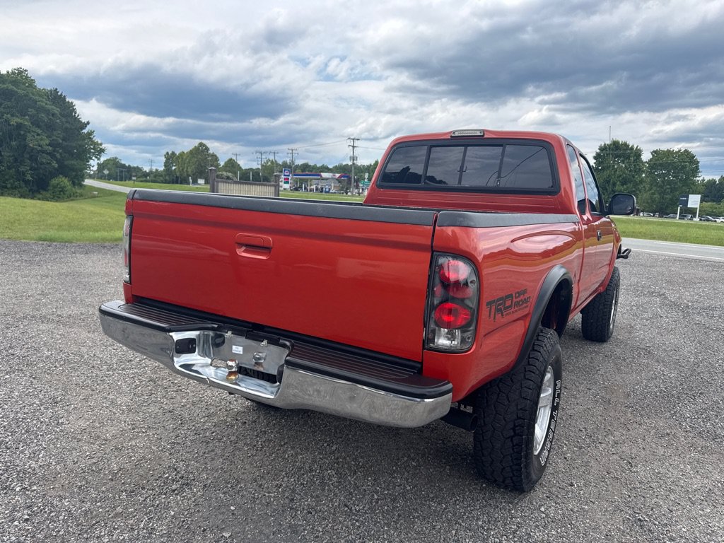 Used 2000 Toyota Tacoma PreRunner RWD image 10
