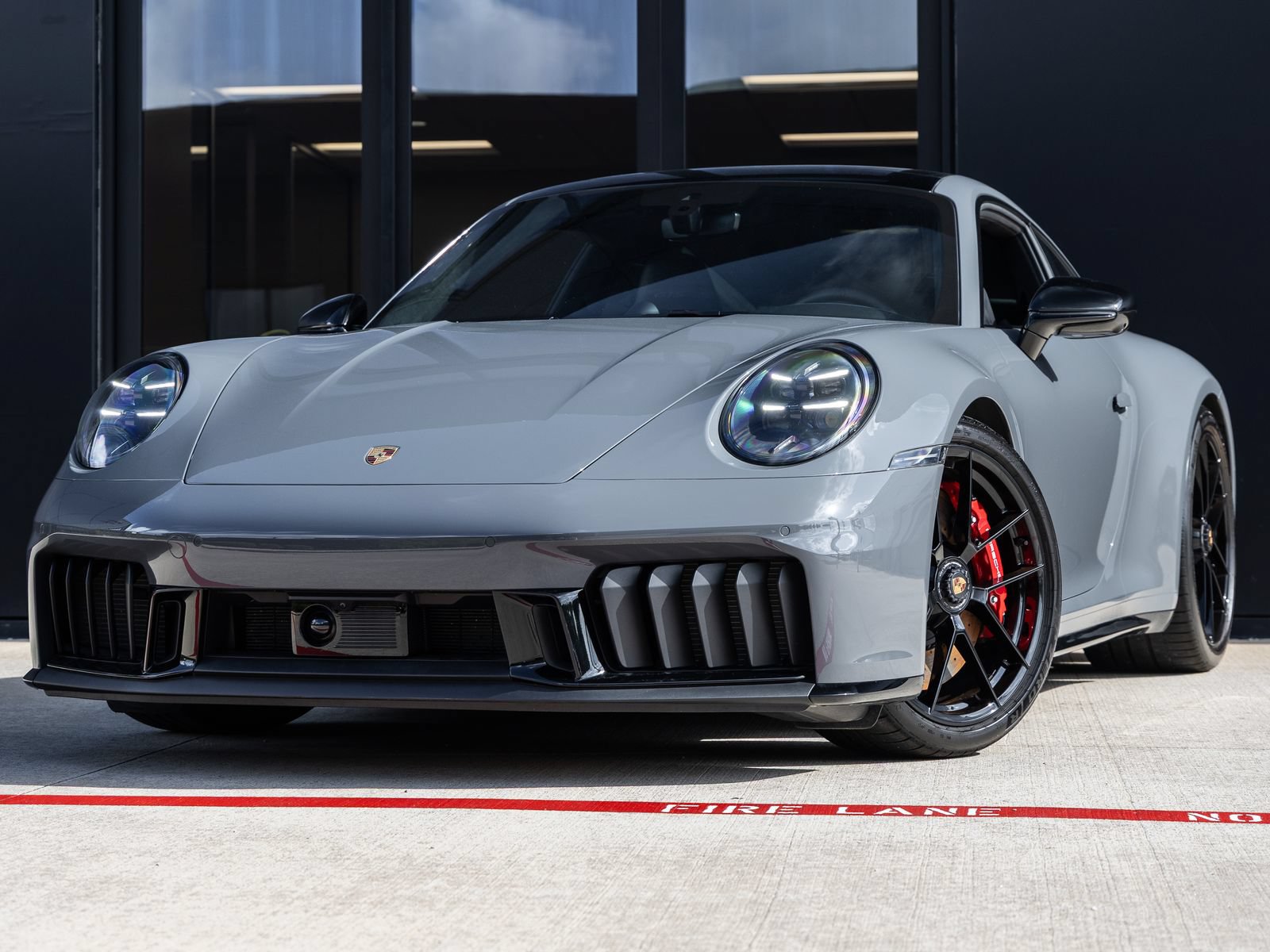 Certified 2025 Porsche 911 Carrera 4 GTS AWD/4WD image 1