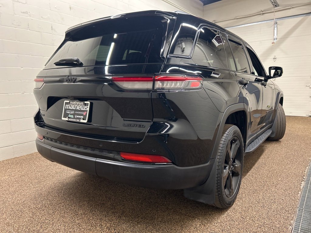 Used 2024 Jeep Grand Cherokee Limited w/ Black Appearance Package image 2