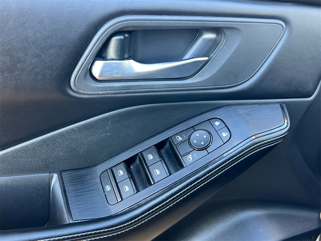 Used 2024 Nissan Rogue SV image 30