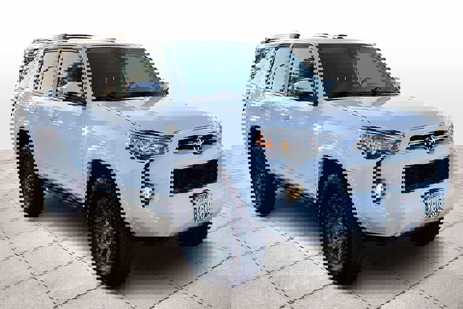 Used 2020 Toyota 4Runner SR5 Premium image 2