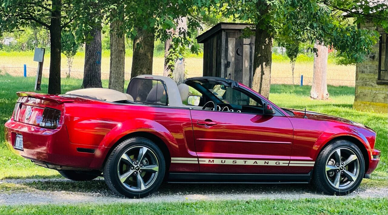 Used 2007 Ford Mustang Premium RWD image 3