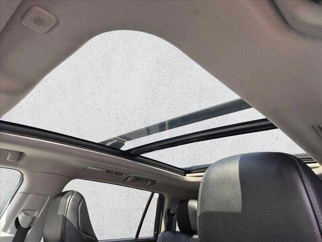 Used 2023 Toyota Highlander Platinum FWD image 16