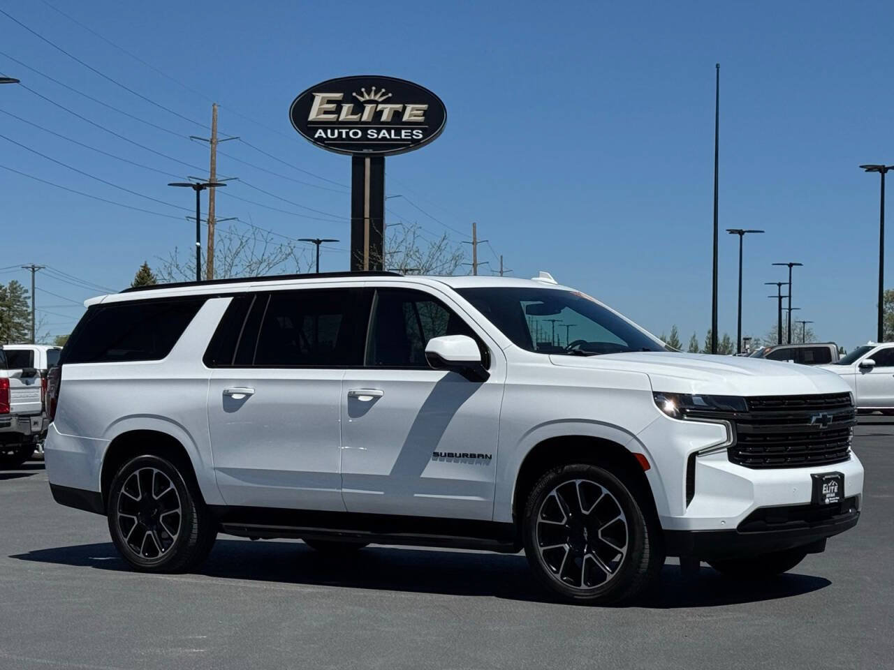 Used 2021 Chevrolet Suburban RST w/ Luxury Package AWD/4WD image 1
