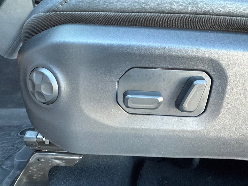 Used 2025 Jeep Gladiator Rubicon w/ Safety Group image 11