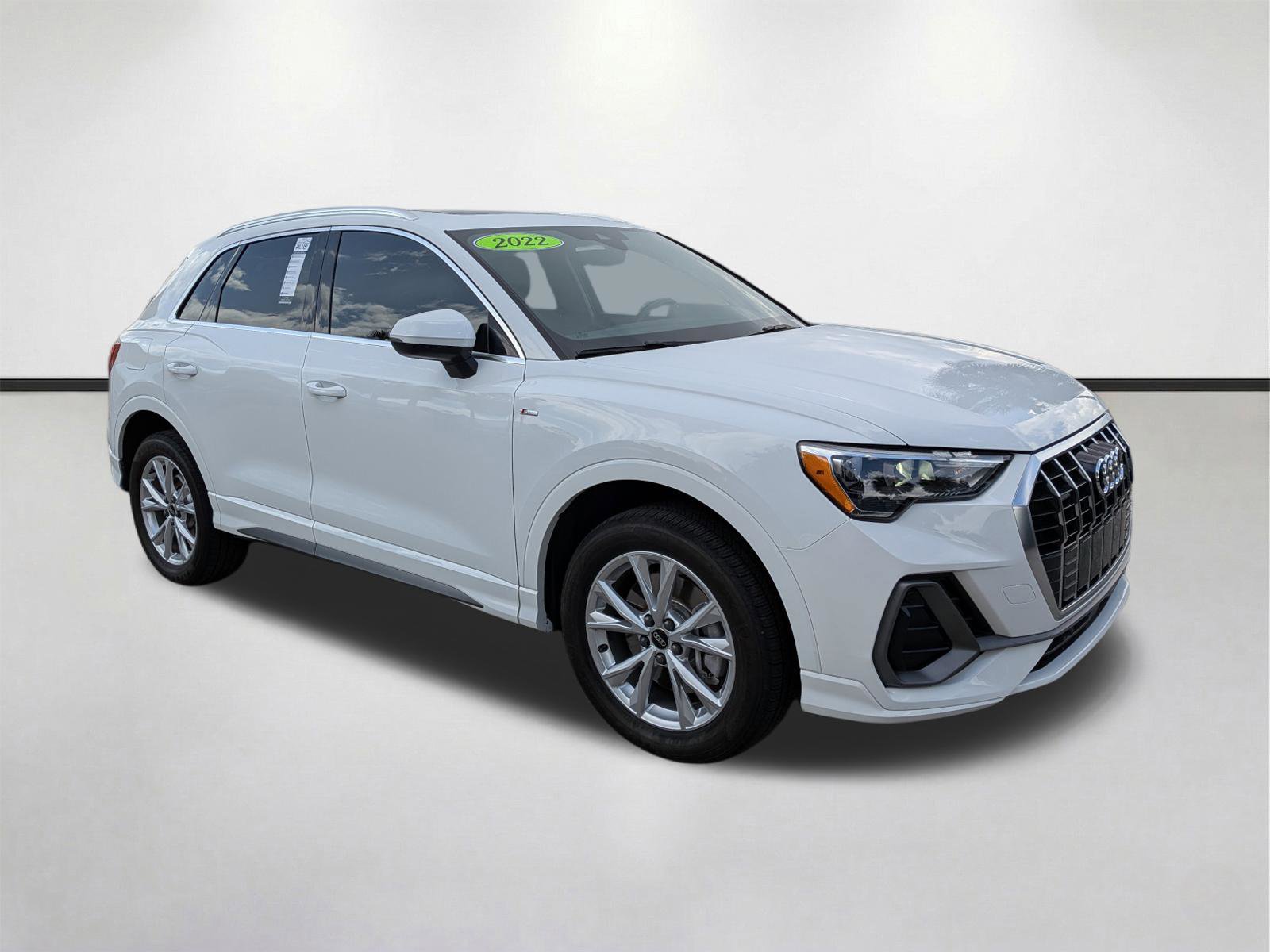 Used 2022 Audi Q3 2.0T Premium AWD/4WD image 2