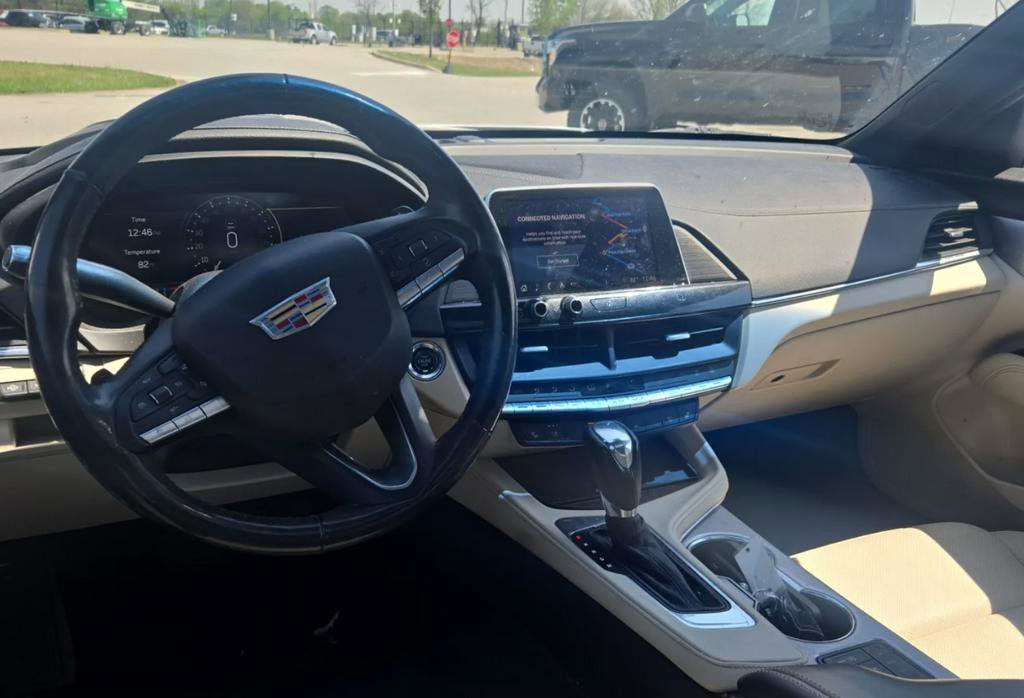 Used 2021 Cadillac CT4 Premium Luxury RWD image 6