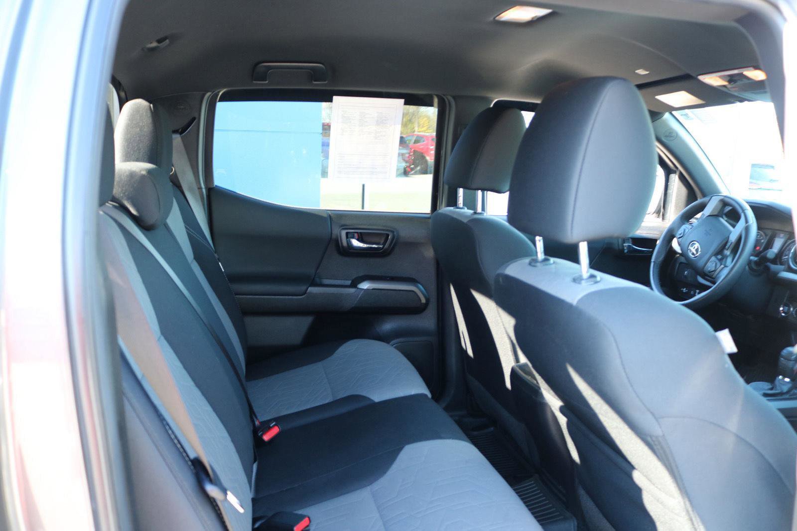 Used 2023 Toyota Tacoma TRD Sport w/ Black Out Package (TMS) image 18