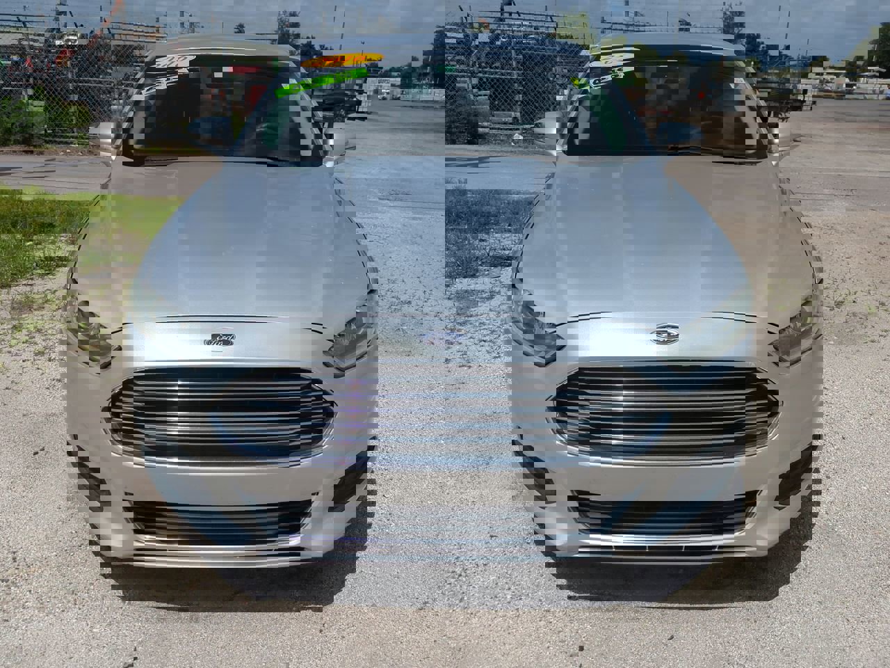 Used 2016 Ford Fusion SE image 9