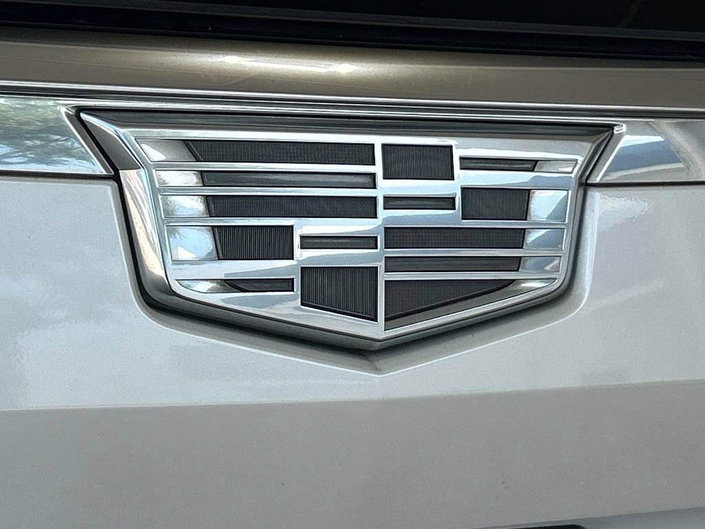 Used 2022 Cadillac Escalade Premium Luxury w/ Performance Package RWD image 23