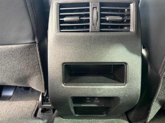 Used 2023 Mitsubishi Outlander SE AWD/4WD image 14