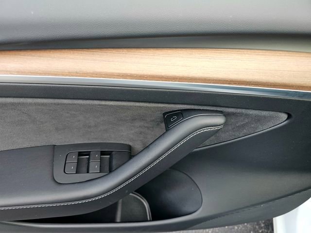Used 2023 Tesla Model 3 Standard Range image 21