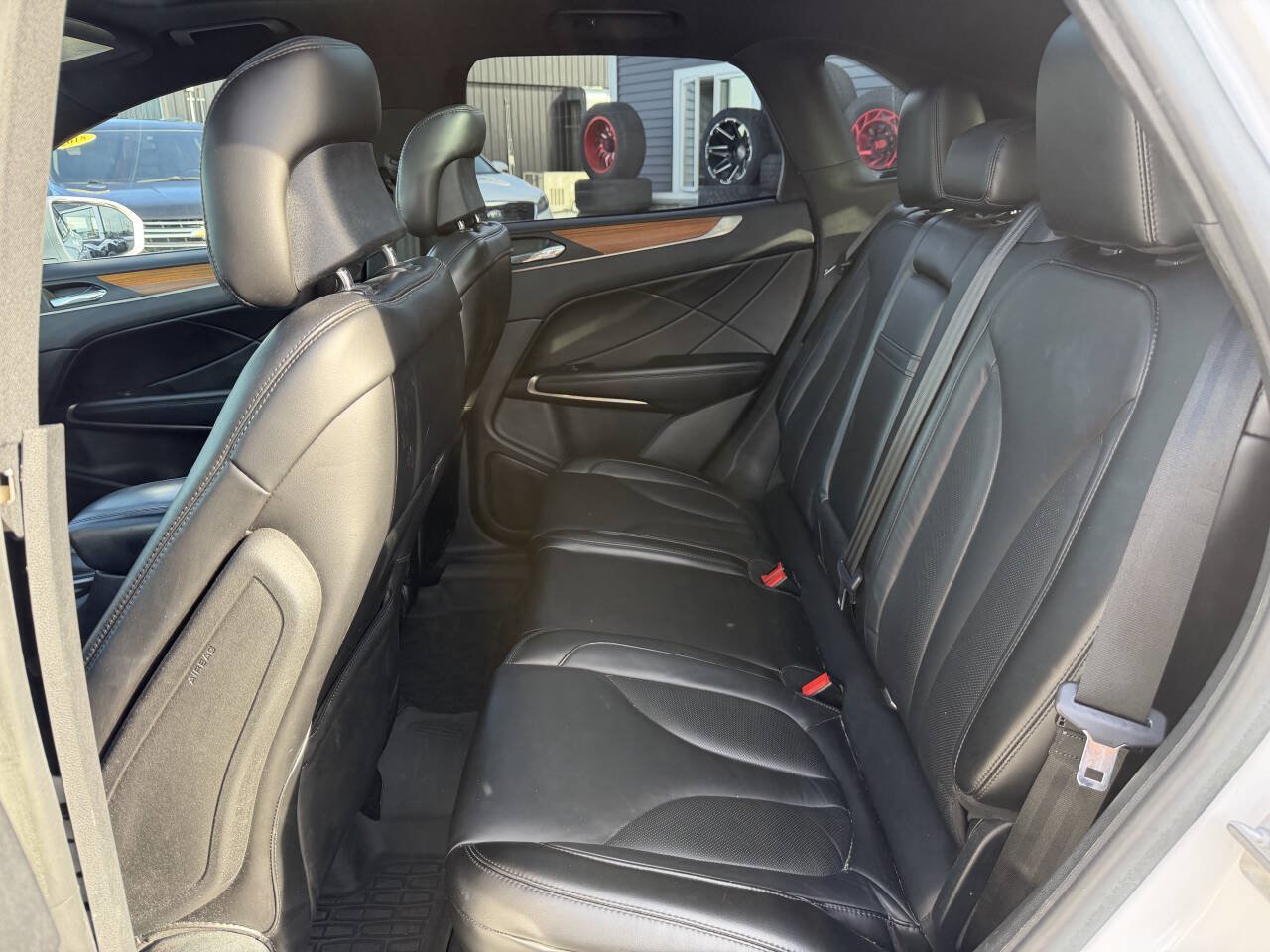 Used 2018 Lincoln MKC Select w/ Select Plus Package AWD/4WD image 18