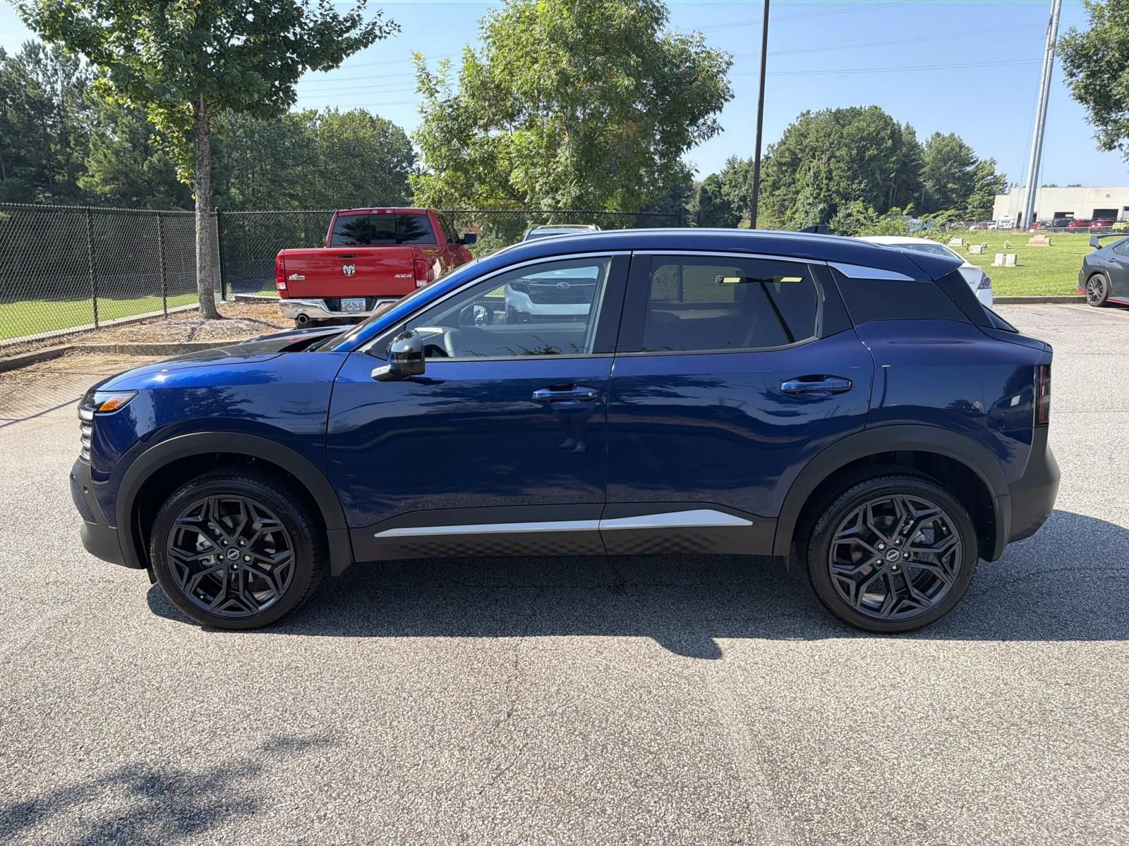 Used 2026 Nissan Kicks SR FWD image 4
