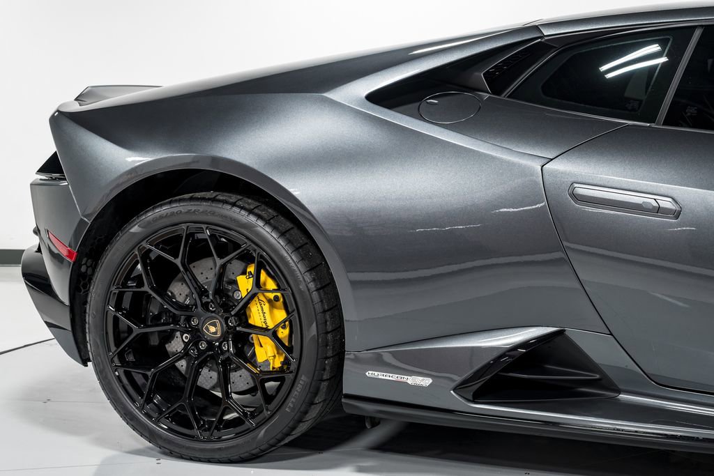 Used 2023 Lamborghini Huracan EVO image 48