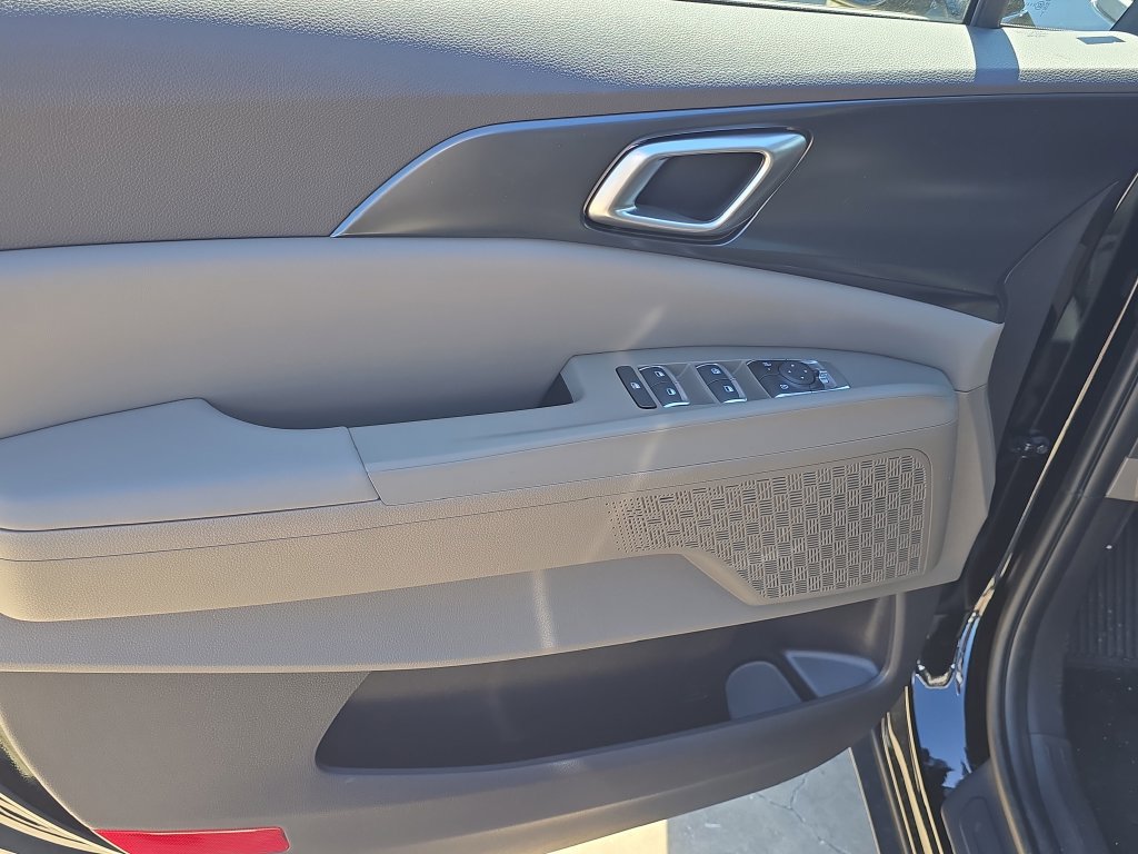 New 2026 Kia Carnival FWD image 18