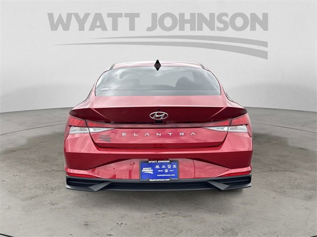 Used 2023 Hyundai Elantra SEL w/ Convenience Package image 4
