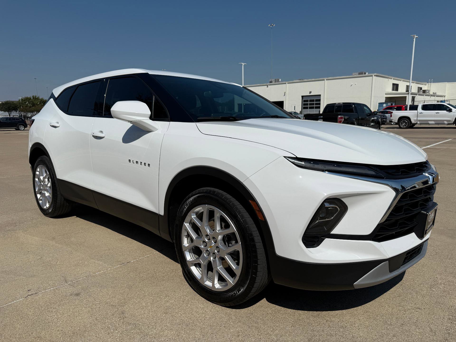 Used 2023 Chevrolet Blazer LT image 2