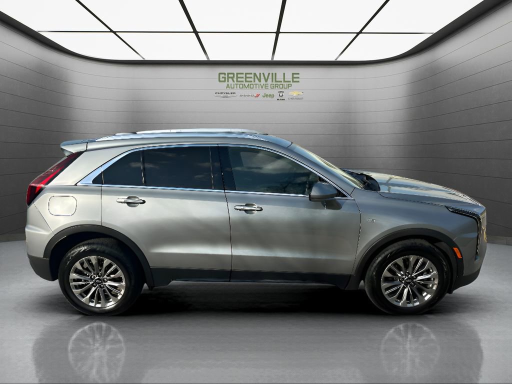 Used 2024 Cadillac XT4 Premium Luxury FWD image 4