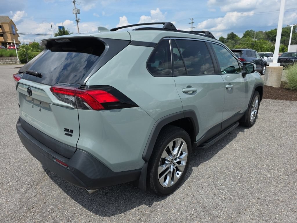 Certified 2021 Toyota RAV4 XLE Premium AWD/4WD image 7