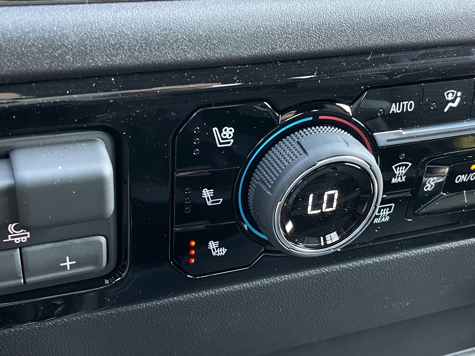 New 2026 Chevrolet Silverado 2500 ZR2 image 8