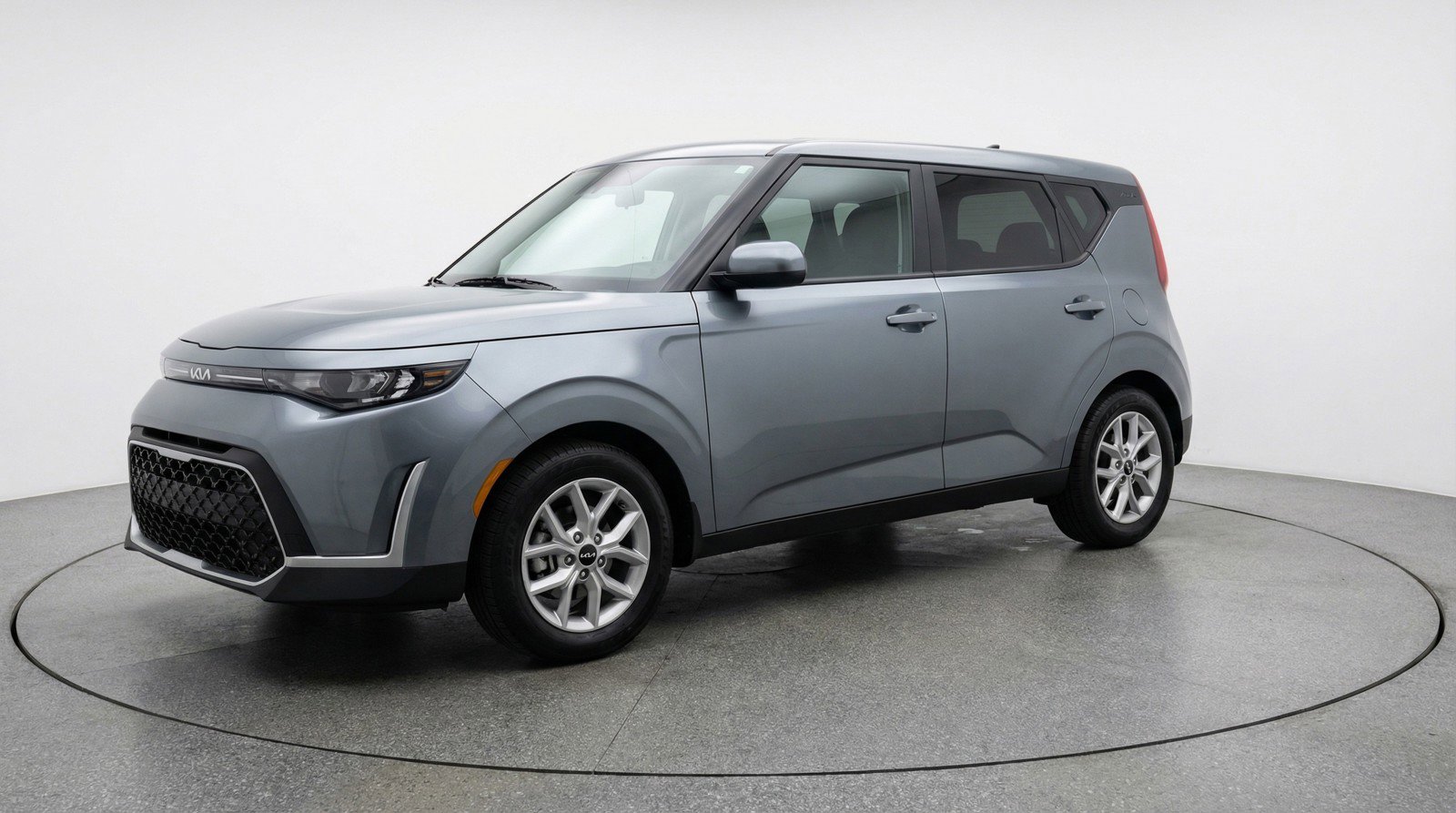 Used 2025 Kia Soul LX w/ LX Technology Package FWD image 3