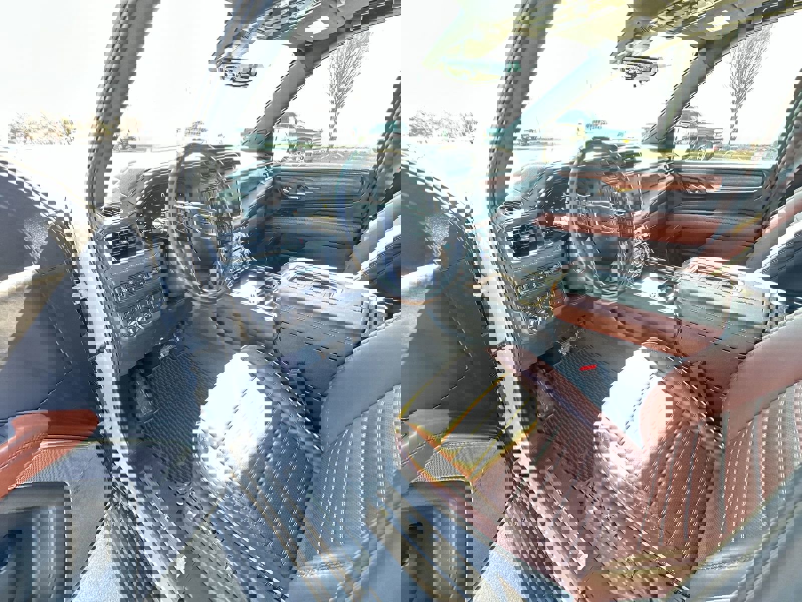 Used 2024 GMC Yukon Denali Ultimate image 10