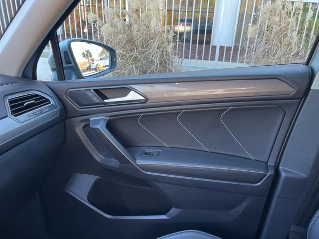 Used 2024 Volkswagen Tiguan SE image 29