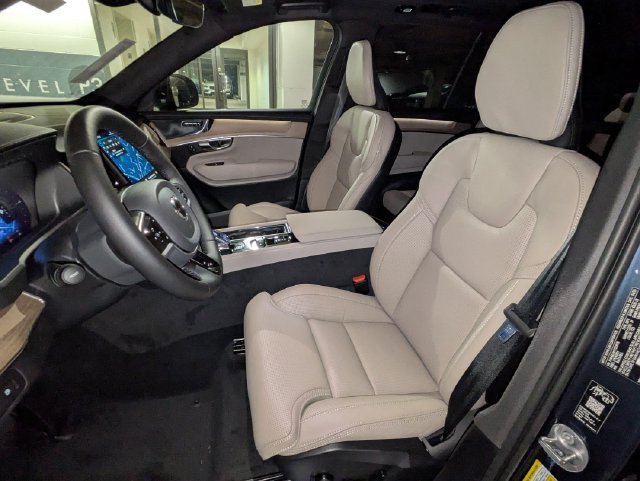 New 2026 Volvo XC90 T8 Ultra w/ Protection Package AWD/4WD image 13