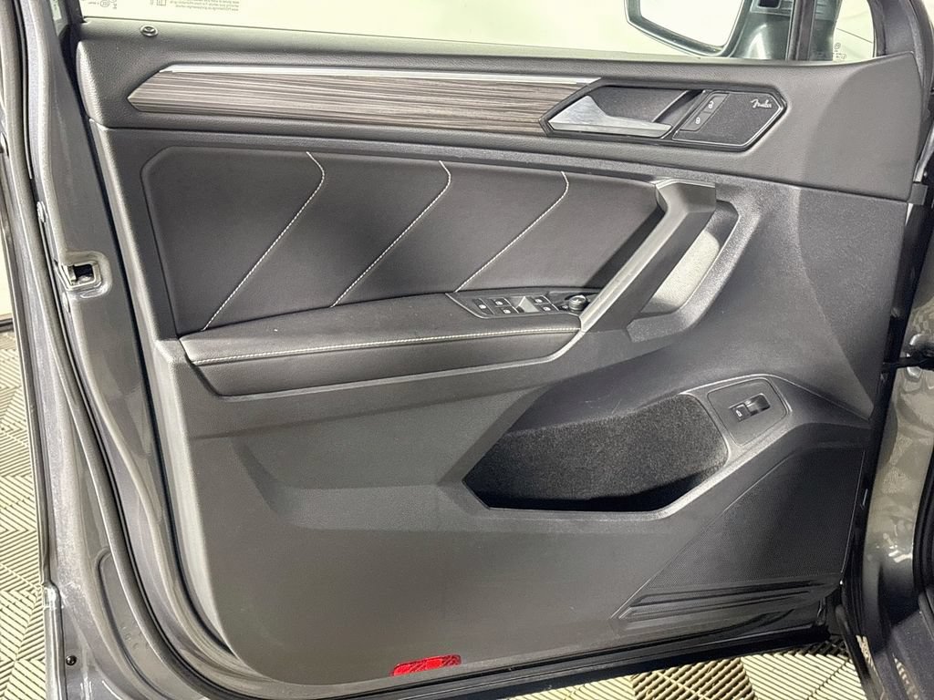 Certified 2023 Volkswagen Tiguan SEL R-Line AWD/4WD image 11