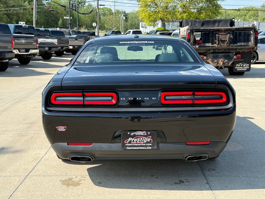 Used 2016 Dodge Challenger SXT RWD image 12