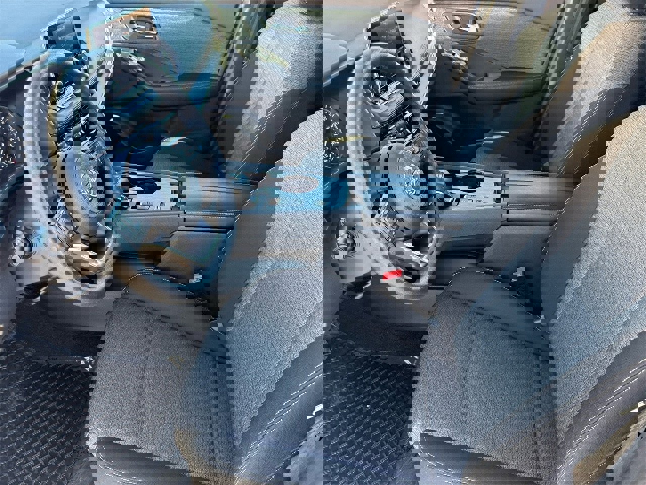 Used 2023 Nissan Rogue SV image 10