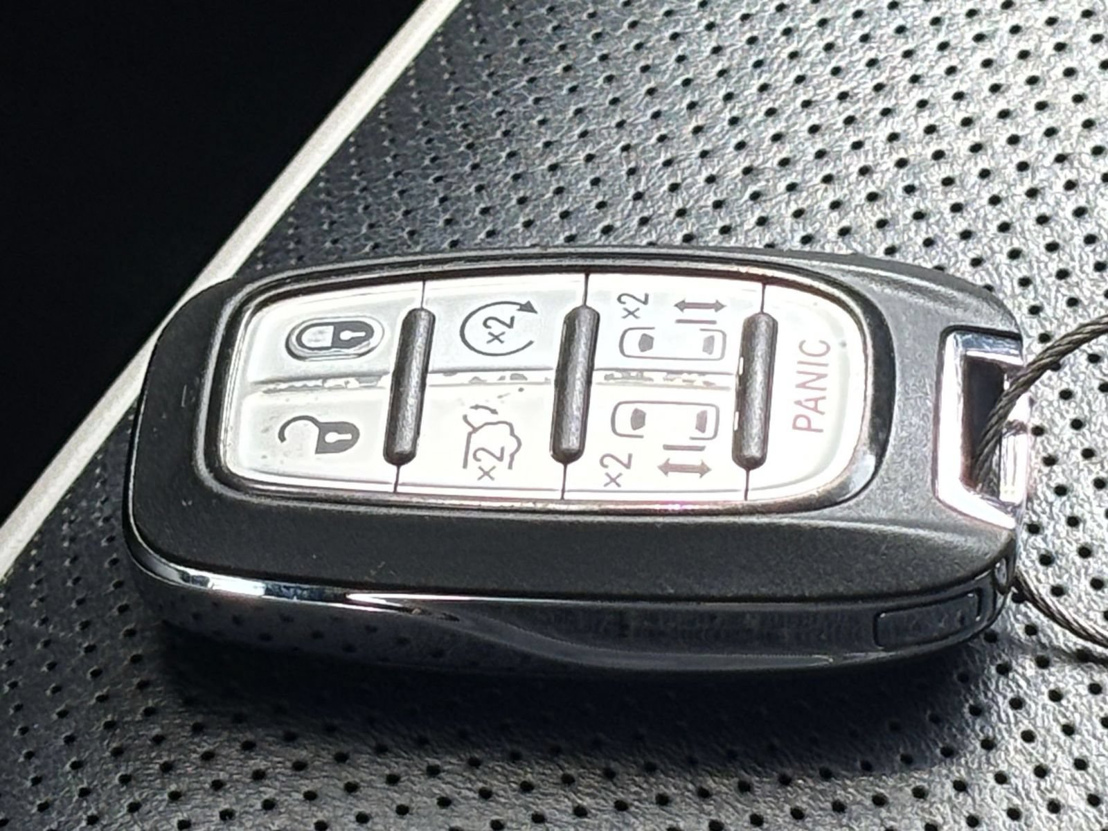 Used 2025 Chrysler Pacifica Limited FWD image 20
