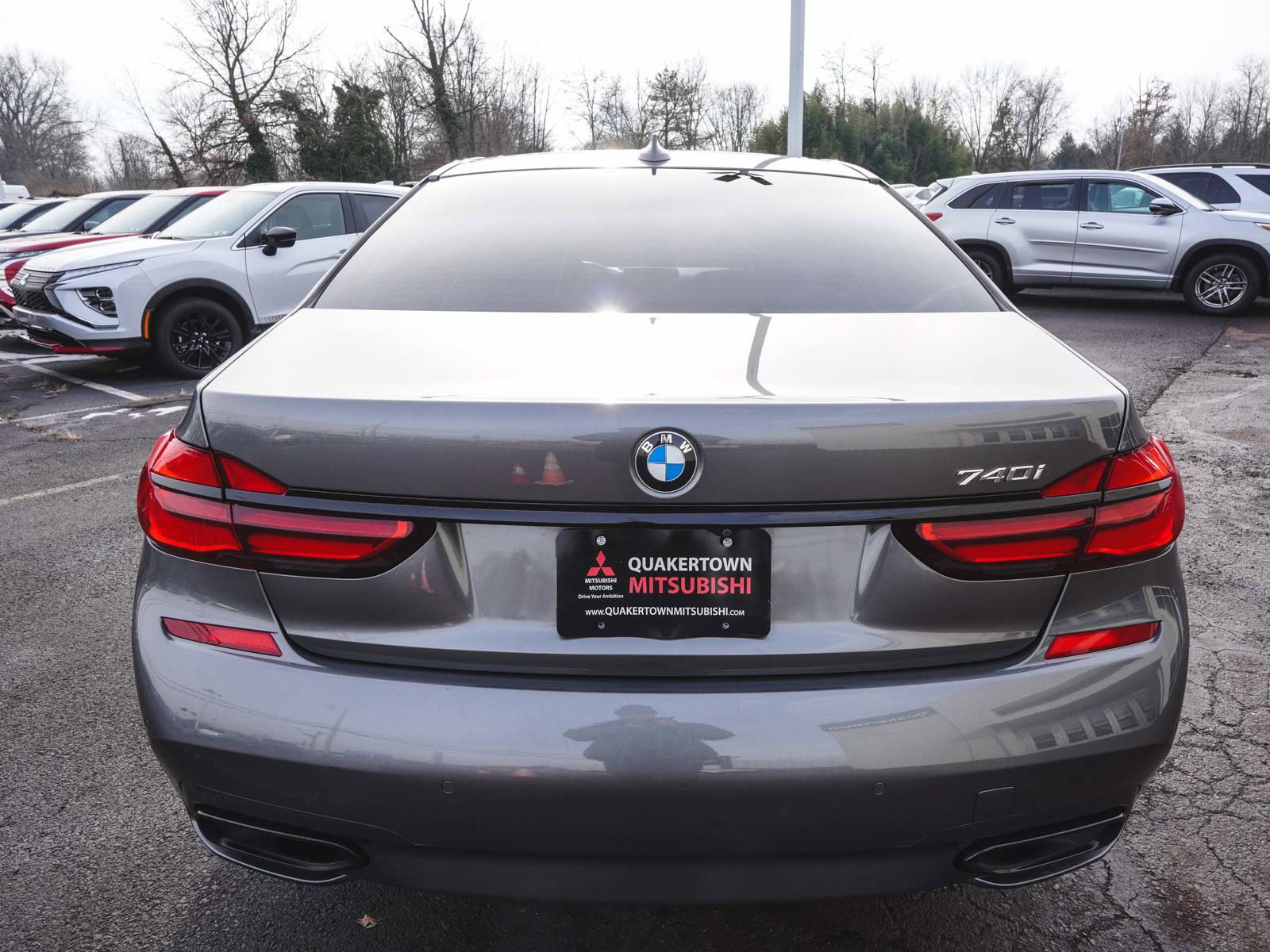 Used 2017 BMW 740i image 6
