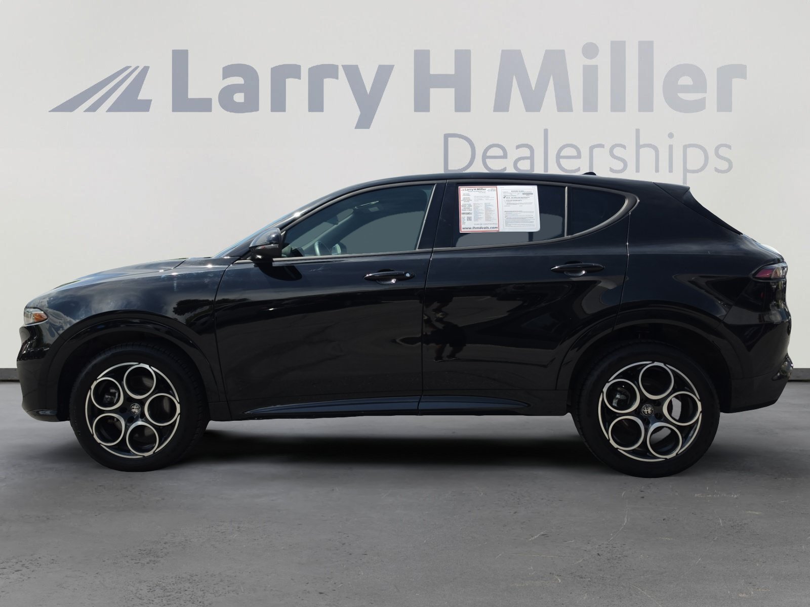Used 2025 Alfa Romeo Tonale AWD/4WD image 2