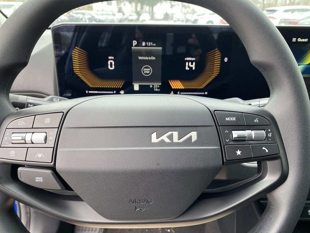 New 2025 Kia K4 LXS image 10