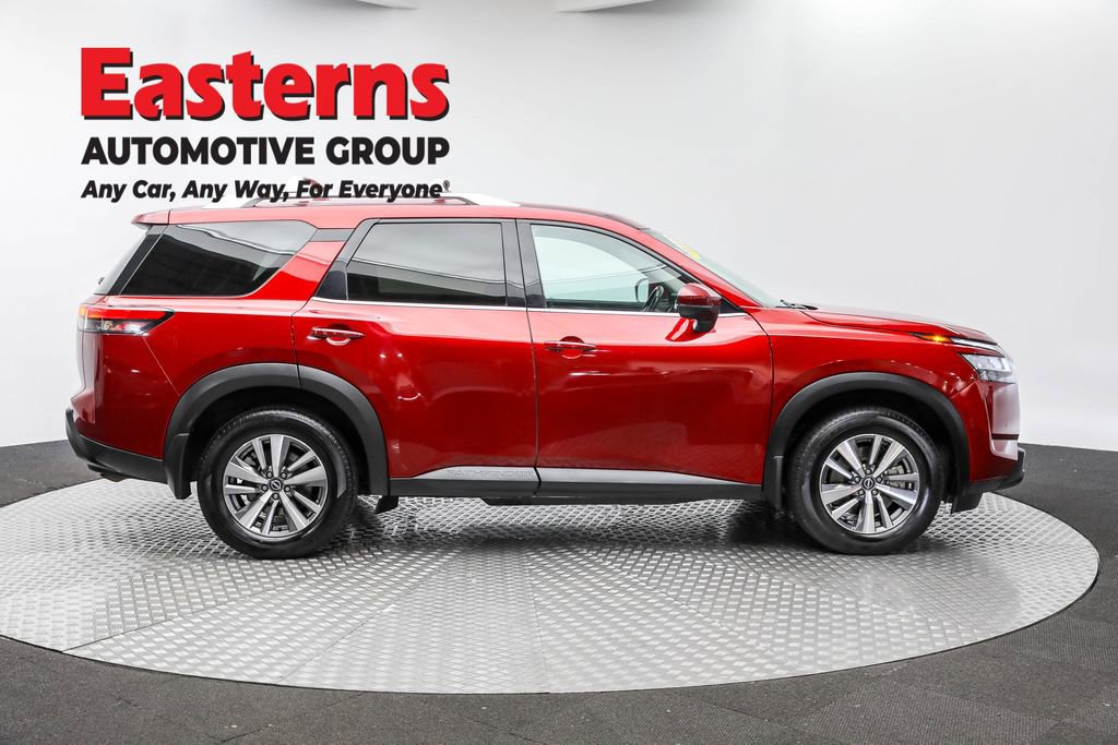 Used 2022 Nissan Pathfinder SL image 4