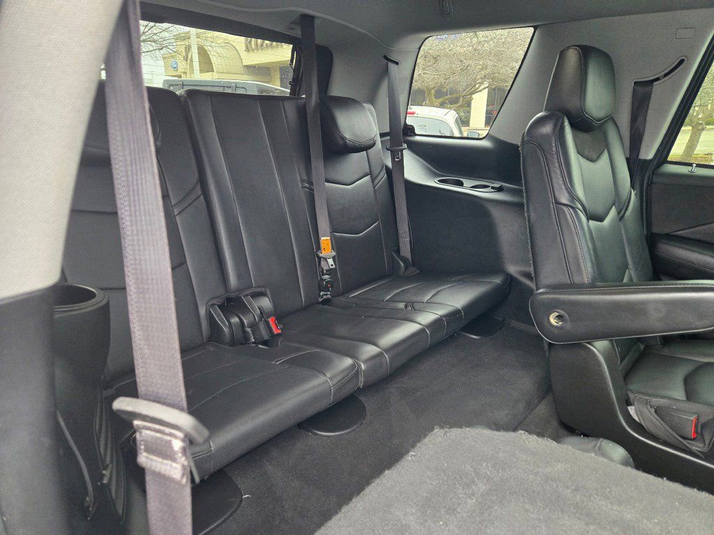 Used 2019 Cadillac Escalade Premium Luxury image 10