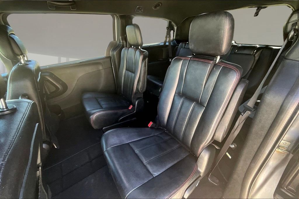 Used 2017 Dodge Grand Caravan GT image 19