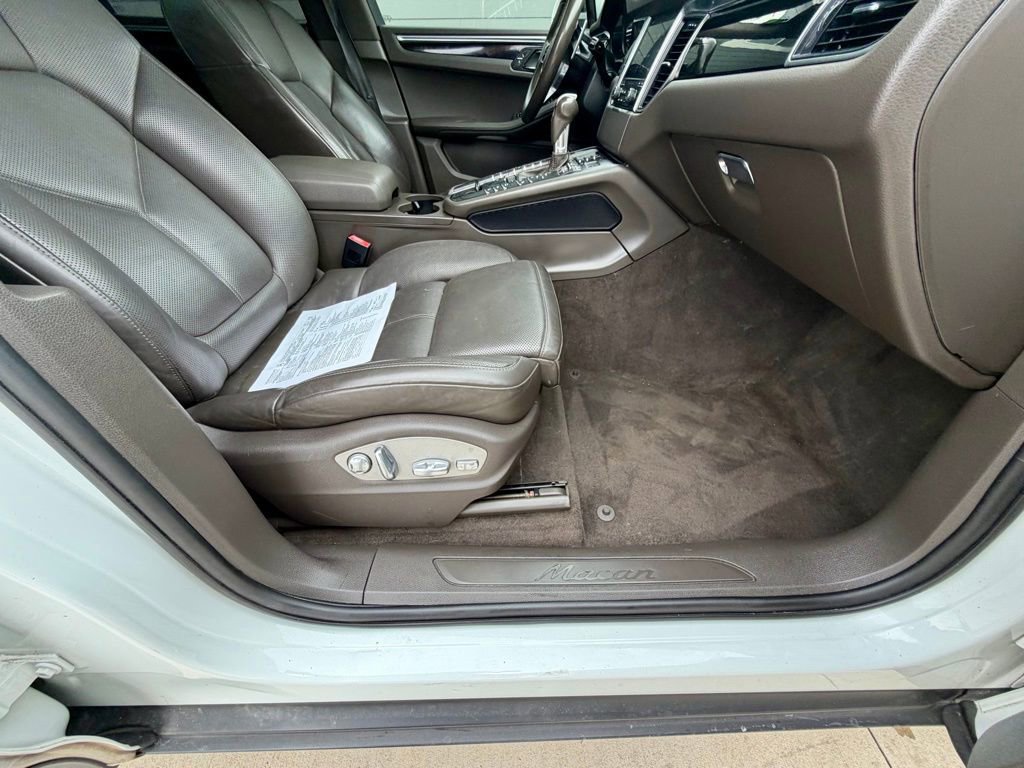 Used 2018 Porsche Macan image 17
