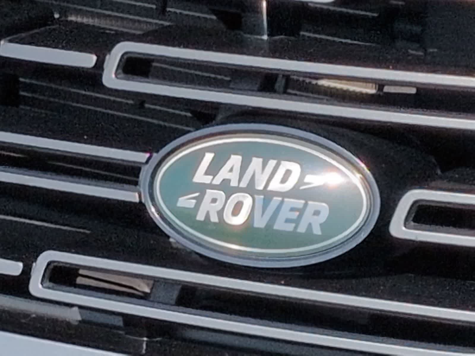 Certified 2025 Land Rover Range Rover SE AWD/4WD image 11
