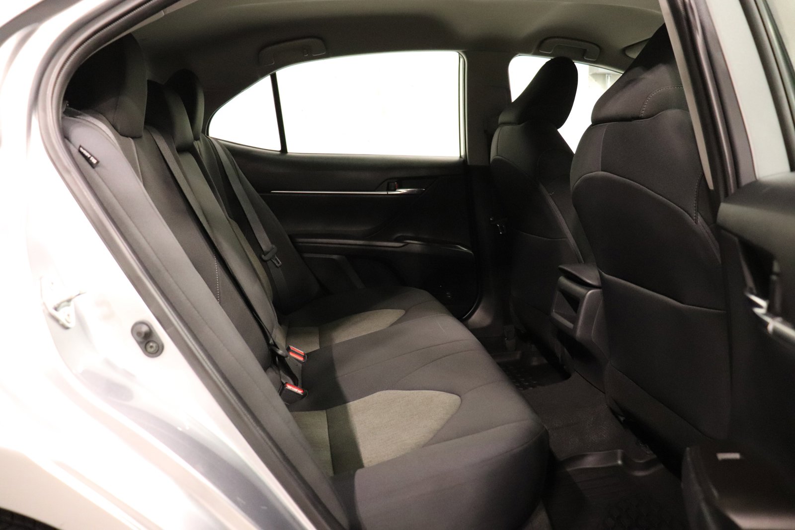 Used 2022 Toyota Camry LE image 20