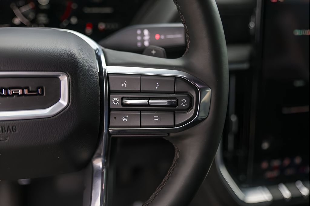 Certified 2025 GMC Yukon Denali image 15