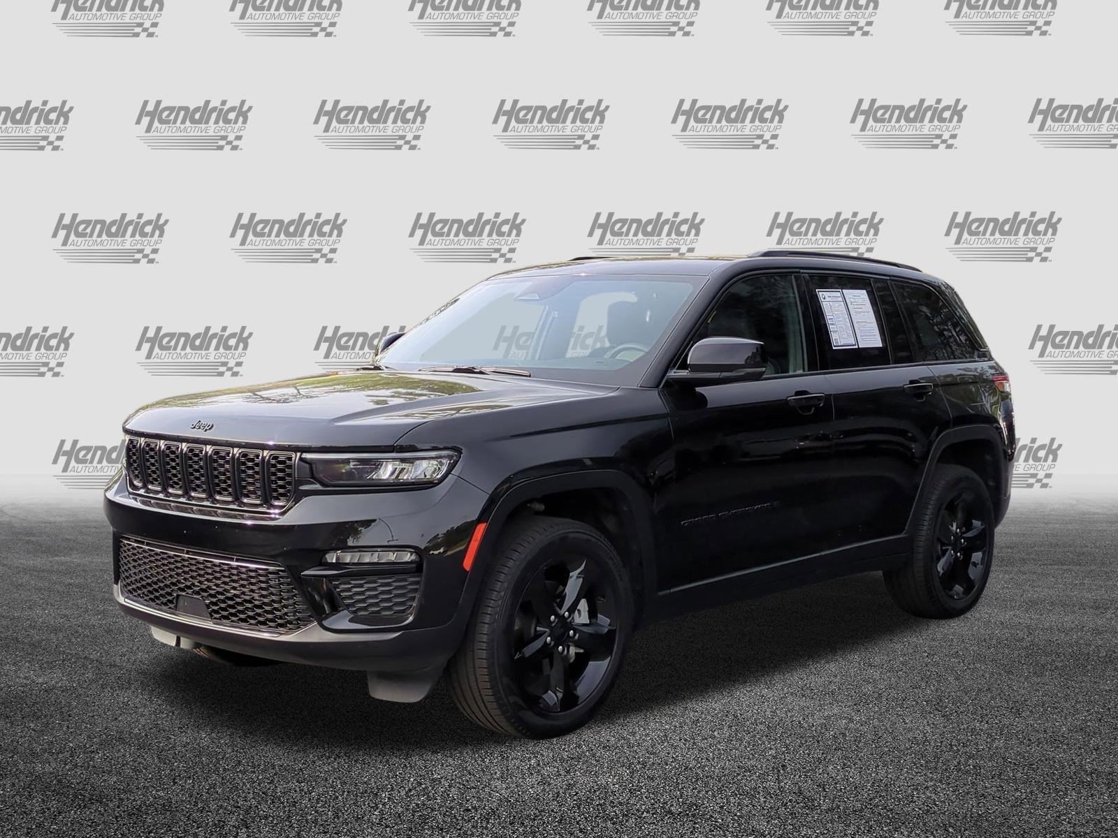 Used 2025 Jeep Grand Cherokee Limited w/ Black Appearance Package RWD image 5