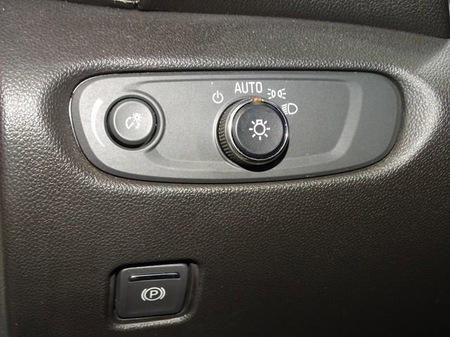 Used 2023 Chevrolet Blazer LT image 18