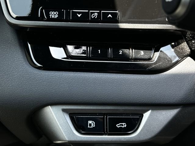 Used 2023 Lexus RX 500h F Sport w/ Cold Area Package image 24