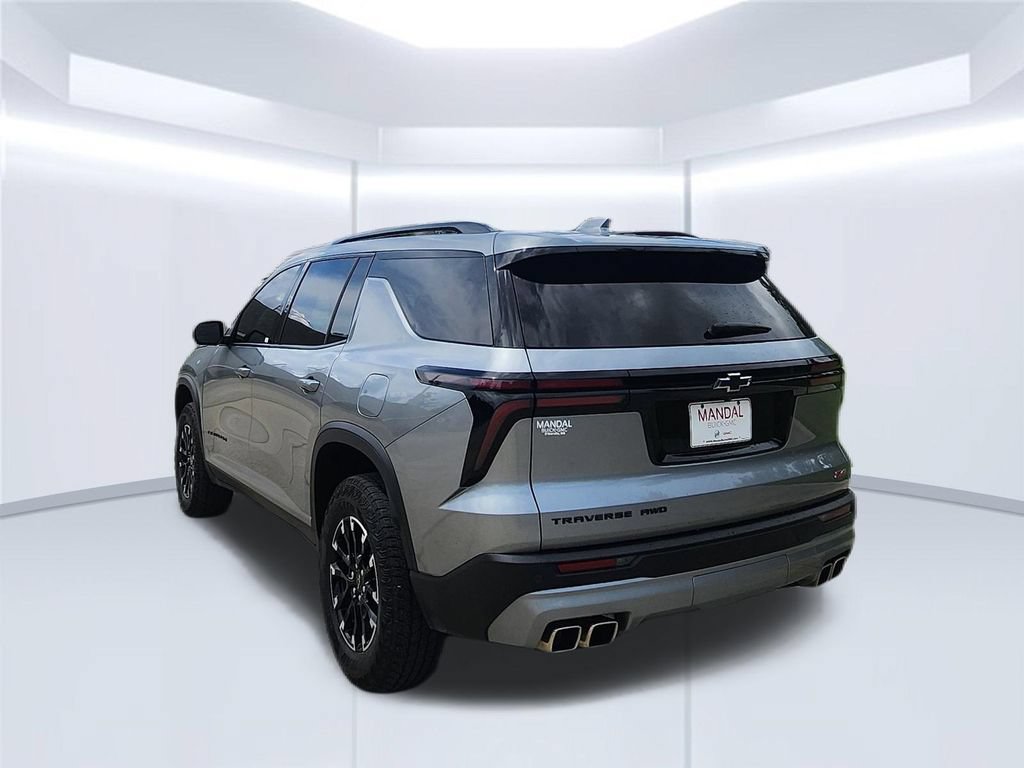 Used 2025 Chevrolet Traverse Z71 w/ LPO, Floor Liner Package AWD/4WD image 7
