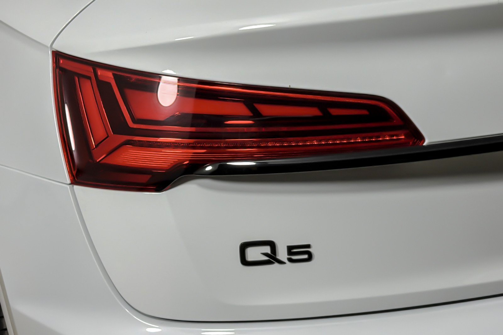 Used 2023 Audi Q5 2.0T Prestige w/ Prestige Package AWD/4WD image 27