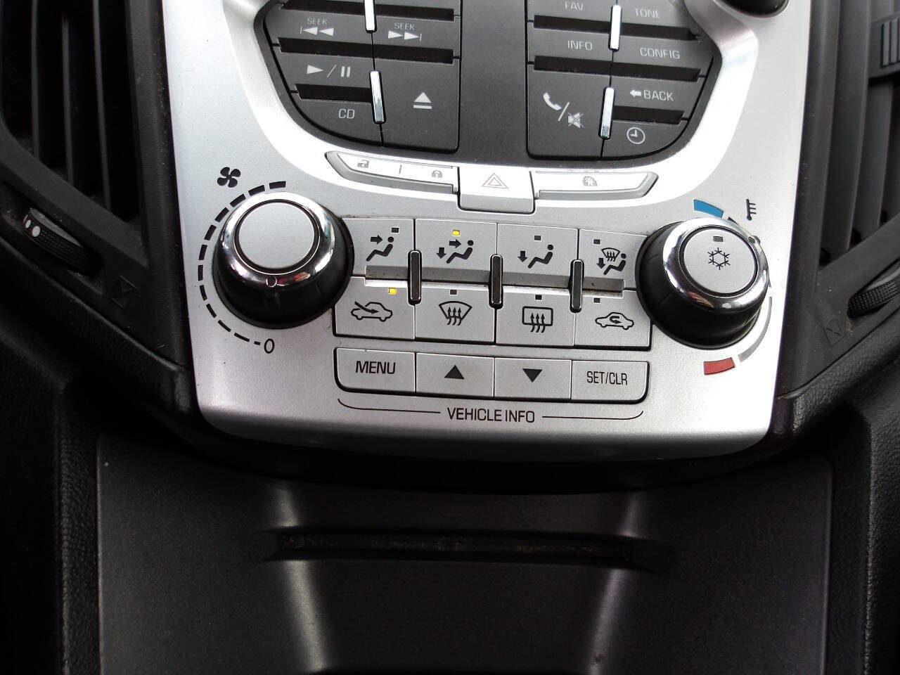 Used 2011 Chevrolet Equinox LT image 13