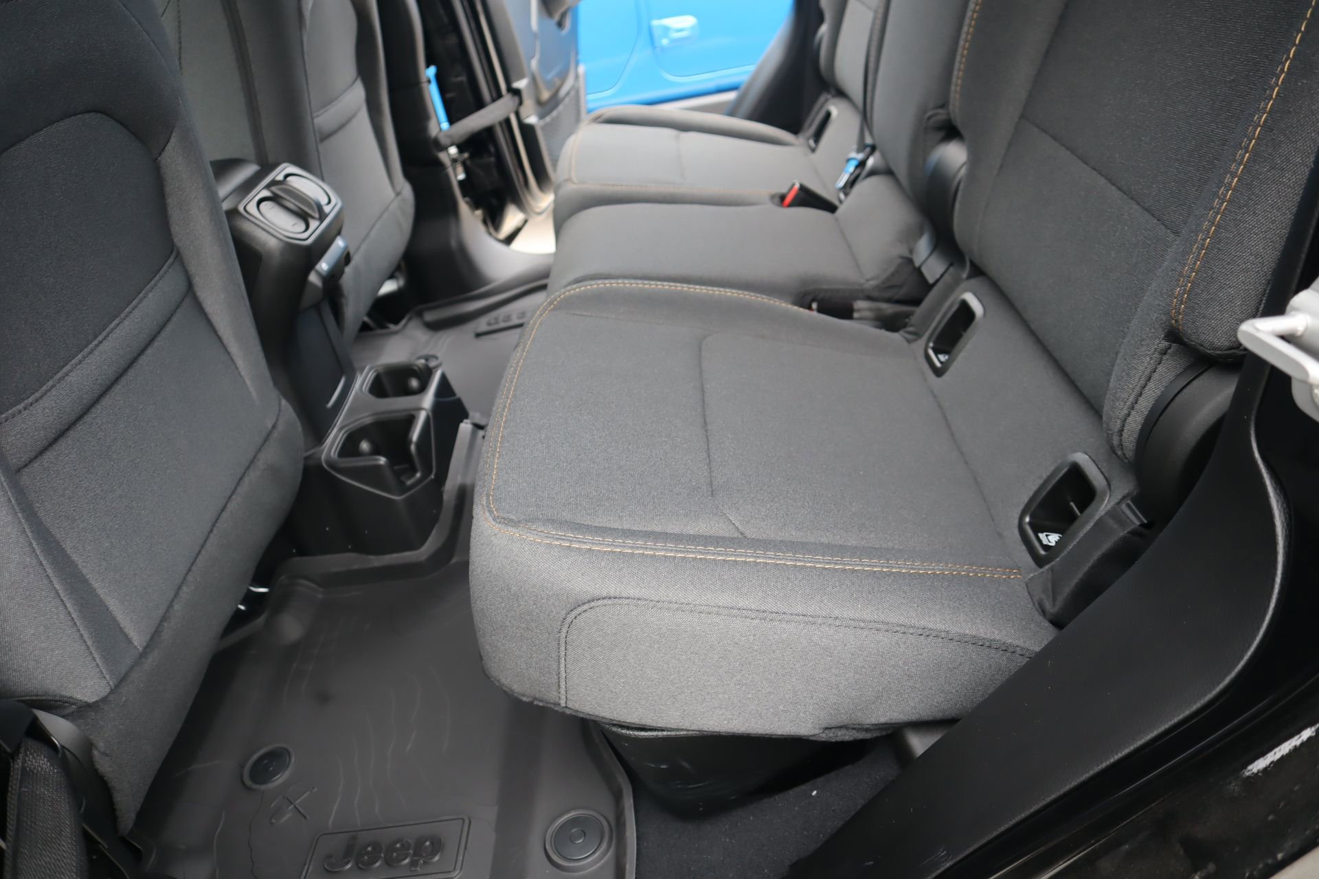 New 2026 Jeep Gladiator Sport AWD/4WD image 12